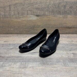 Anne Klein Maysel Black Leather Cap Toe Wedge Flats Women's Size 9.5